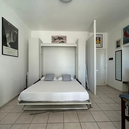 Mono Galliano Apartment *